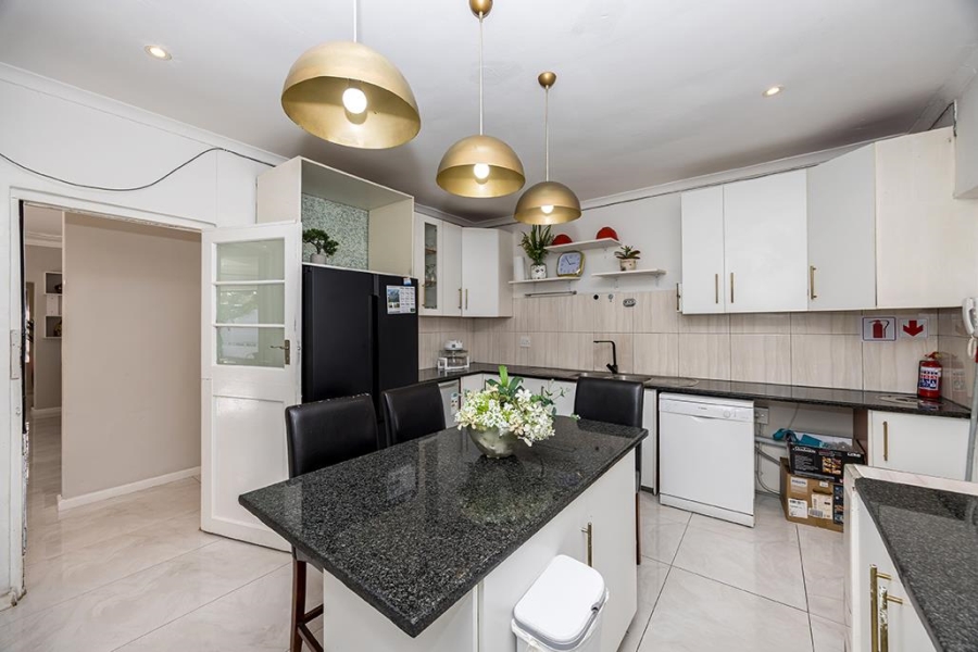 10 Bedroom Property for Sale in Milnerton Western Cape